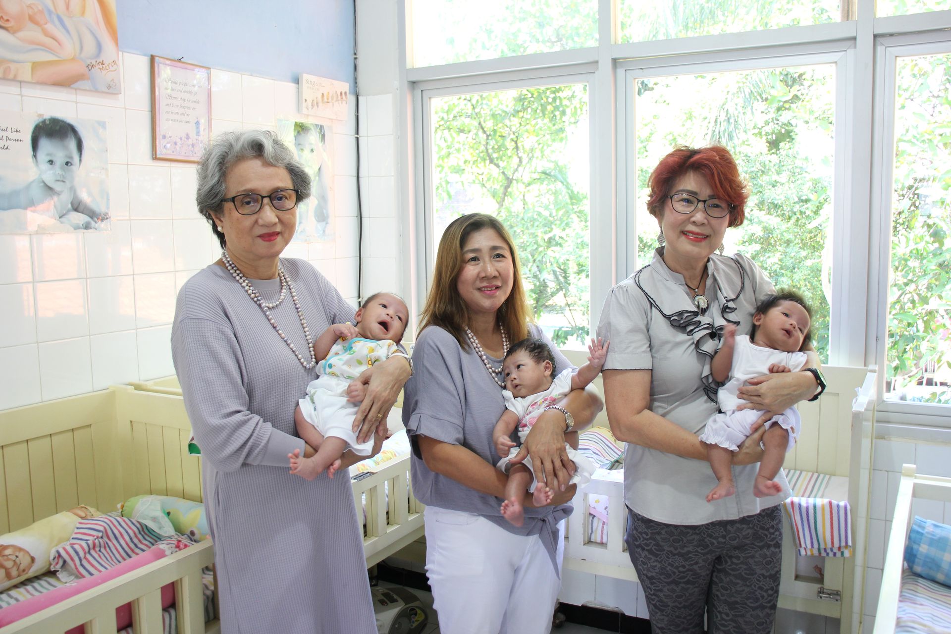 Pengasuhan bayi-bayi